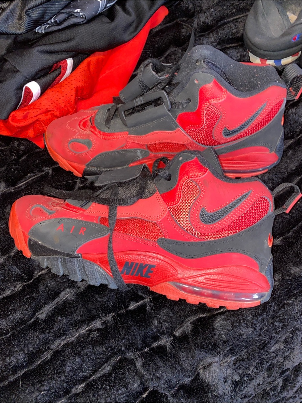 Nike MENS ' Red and Black Air Basketball Shoes